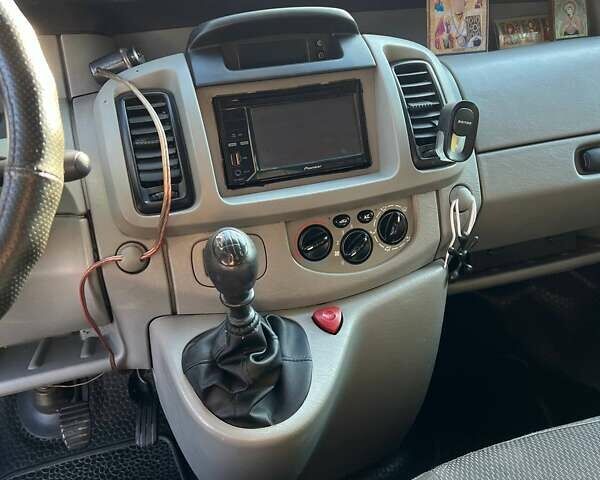 Красный Опель Виваро, объемом двигателя 1.87 л и пробегом 400 тыс. км за 7000 $, фото 9 на Automoto.ua