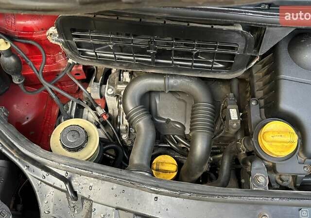 Красный Опель Виваро, объемом двигателя 2 л и пробегом 346 тыс. км за 8600 $, фото 55 на Automoto.ua