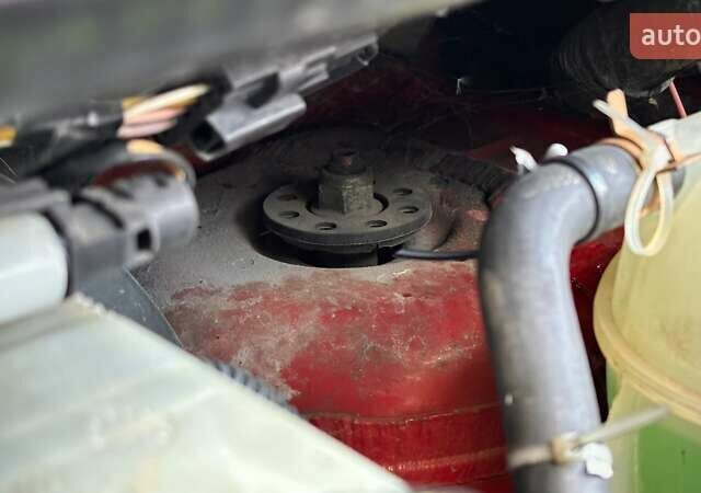 Красный Опель Виваро, объемом двигателя 2 л и пробегом 346 тыс. км за 8600 $, фото 53 на Automoto.ua