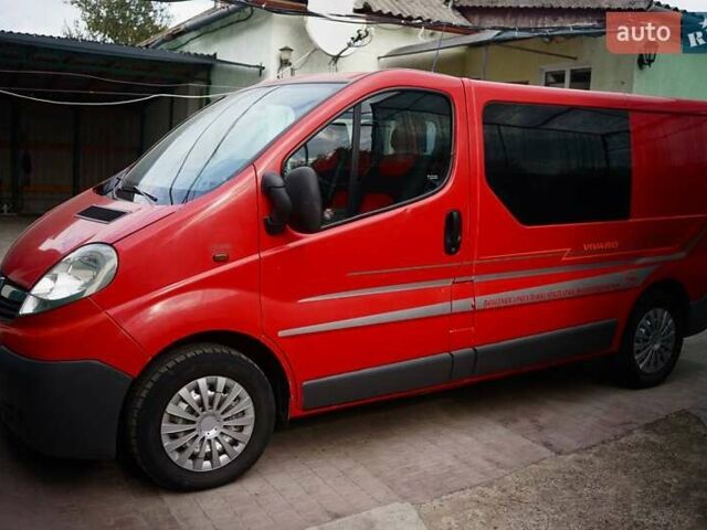 Червоний Опель Віваро, об'ємом двигуна 2 л та пробігом 280 тис. км за 7800 $, фото 1 на Automoto.ua