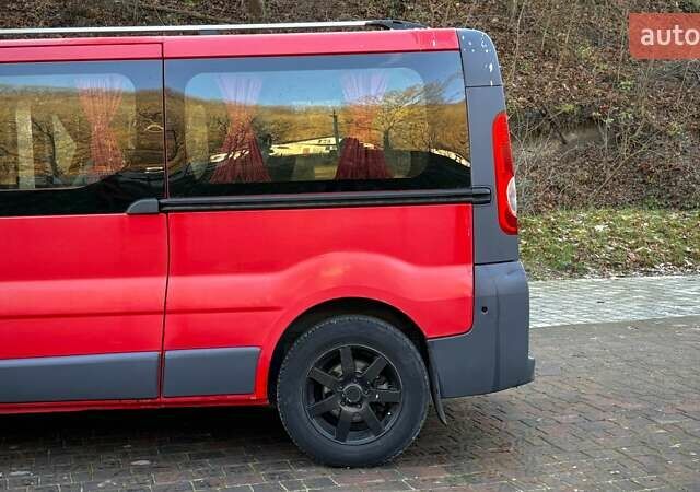 Красный Опель Виваро, объемом двигателя 2 л и пробегом 346 тыс. км за 8600 $, фото 8 на Automoto.ua