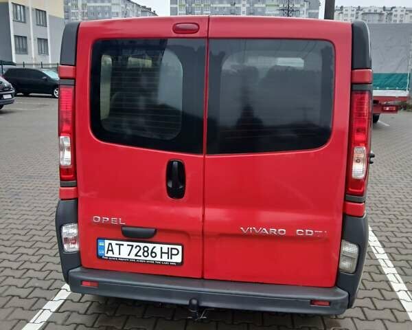 Красный Опель Виваро, объемом двигателя 2 л и пробегом 350 тыс. км за 8500 $, фото 2 на Automoto.ua