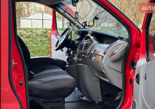 Красный Опель Виваро, объемом двигателя 2 л и пробегом 346 тыс. км за 8600 $, фото 24 на Automoto.ua