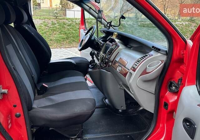 Красный Опель Виваро, объемом двигателя 2 л и пробегом 346 тыс. км за 8600 $, фото 26 на Automoto.ua