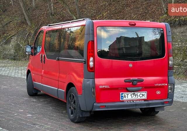 Красный Опель Виваро, объемом двигателя 2 л и пробегом 346 тыс. км за 8600 $, фото 10 на Automoto.ua
