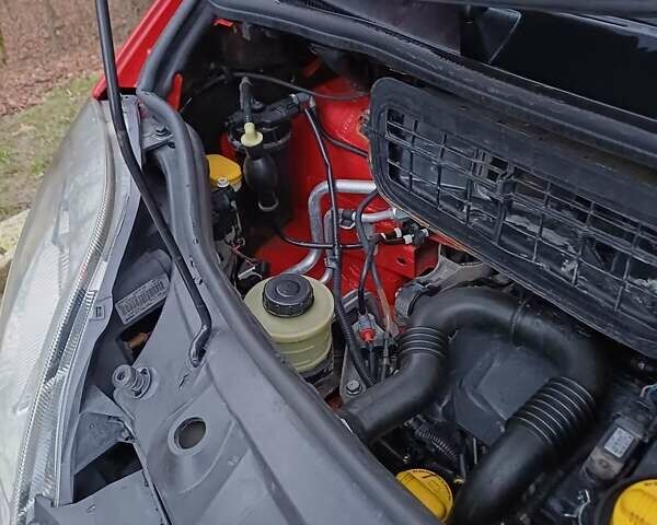 Красный Опель Виваро, объемом двигателя 2 л и пробегом 300 тыс. км за 10890 $, фото 20 на Automoto.ua