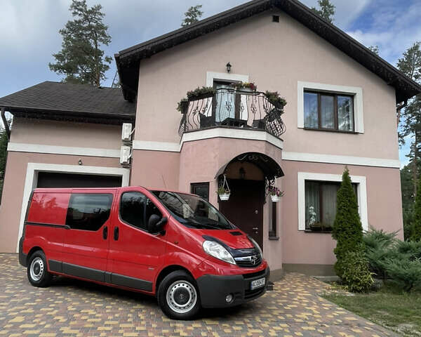 Красный Опель Виваро, объемом двигателя 2 л и пробегом 225 тыс. км за 7650 $, фото 8 на Automoto.ua