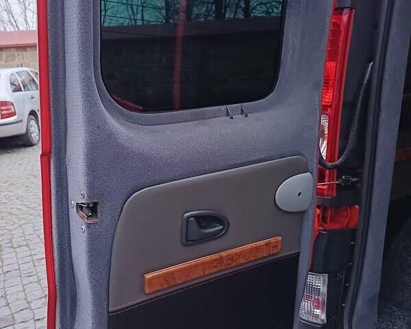 Красный Опель Виваро, объемом двигателя 2 л и пробегом 300 тыс. км за 10890 $, фото 28 на Automoto.ua