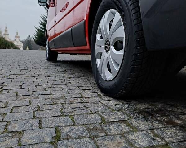 Красный Опель Виваро, объемом двигателя 2 л и пробегом 300 тыс. км за 10890 $, фото 7 на Automoto.ua