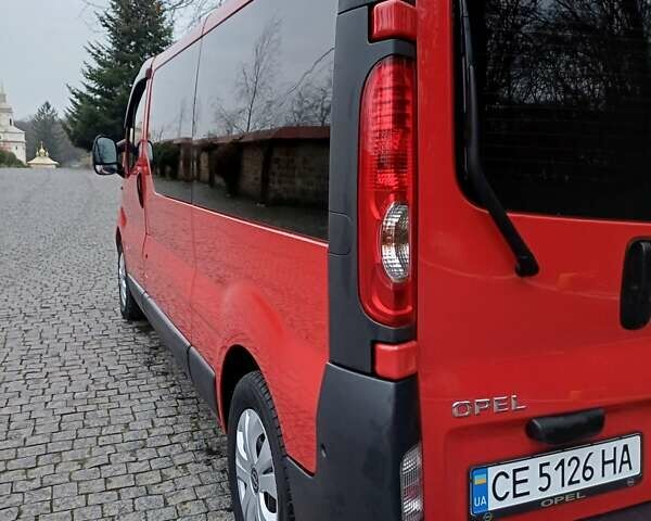 Красный Опель Виваро, объемом двигателя 2 л и пробегом 300 тыс. км за 10890 $, фото 3 на Automoto.ua