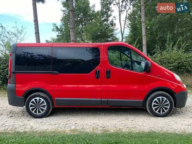 Червоний Опель Віваро, об'ємом двигуна 2 л та пробігом 378 тис. км за 8850 $, фото 3 на Automoto.ua
