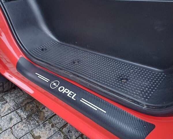 Красный Опель Виваро, объемом двигателя 2 л и пробегом 300 тыс. км за 10890 $, фото 17 на Automoto.ua