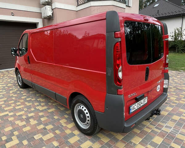 Красный Опель Виваро, объемом двигателя 2 л и пробегом 225 тыс. км за 7650 $, фото 6 на Automoto.ua