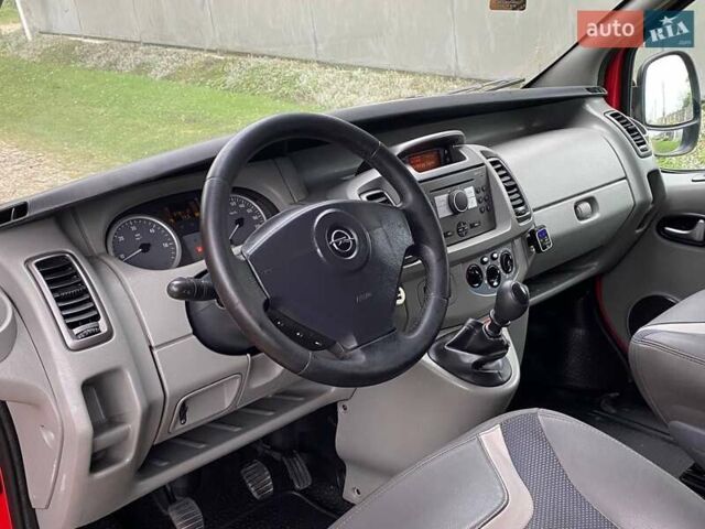 Червоний Опель Віваро, об'ємом двигуна 2 л та пробігом 378 тис. км за 8850 $, фото 17 на Automoto.ua