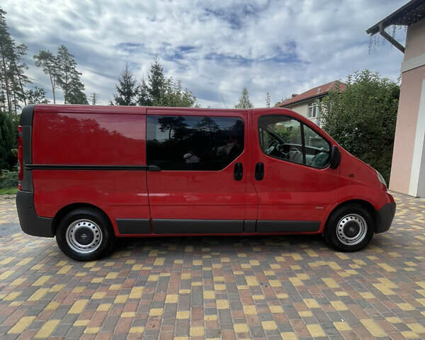 Красный Опель Виваро, объемом двигателя 2 л и пробегом 225 тыс. км за 7650 $, фото 15 на Automoto.ua