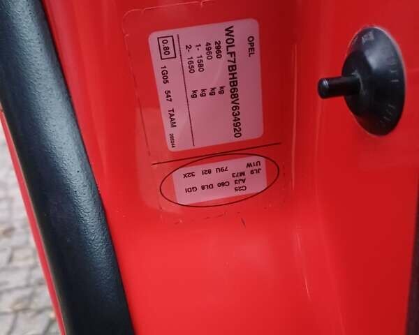 Красный Опель Виваро, объемом двигателя 2 л и пробегом 300 тыс. км за 10890 $, фото 27 на Automoto.ua