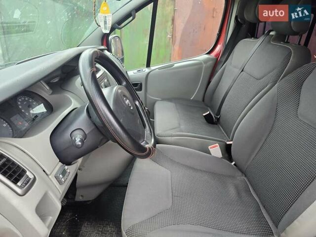 Червоний Опель Віваро, об'ємом двигуна 0 л та пробігом 264 тис. км за 9500 $, фото 8 на Automoto.ua