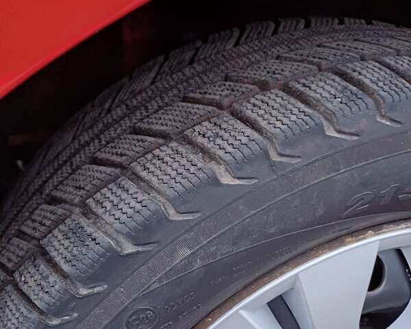 Красный Опель Виваро, объемом двигателя 2 л и пробегом 300 тыс. км за 10890 $, фото 9 на Automoto.ua