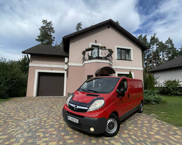 Красный Опель Виваро, объемом двигателя 2 л и пробегом 225 тыс. км за 7650 $, фото 10 на Automoto.ua