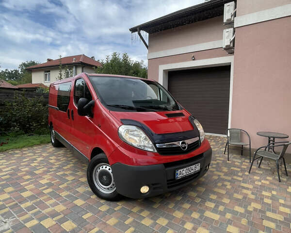 Красный Опель Виваро, объемом двигателя 2 л и пробегом 225 тыс. км за 7650 $, фото 12 на Automoto.ua