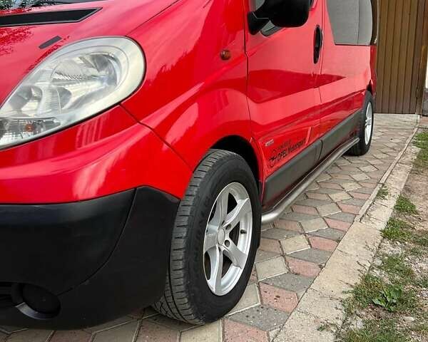 Червоний Опель Віваро, об'ємом двигуна 2 л та пробігом 300 тис. км за 9400 $, фото 33 на Automoto.ua
