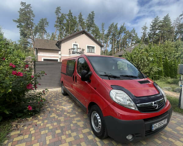 Красный Опель Виваро, объемом двигателя 2 л и пробегом 225 тыс. км за 7650 $, фото 64 на Automoto.ua
