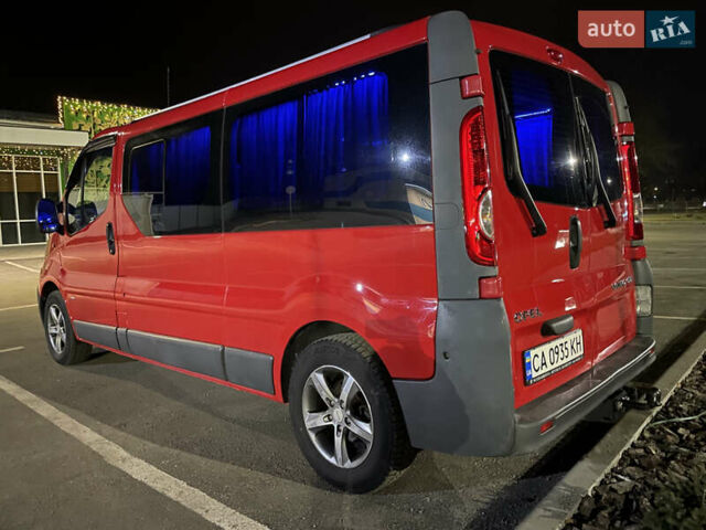 Красный Опель Виваро, объемом двигателя 2 л и пробегом 437 тыс. км за 11500 $, фото 5 на Automoto.ua