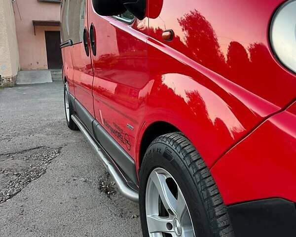 Красный Опель Виваро, объемом двигателя 2 л и пробегом 300 тыс. км за 8999 $, фото 5 на Automoto.ua