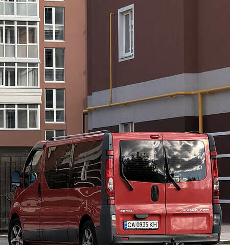 Красный Опель Виваро, объемом двигателя 2 л и пробегом 400 тыс. км за 10500 $, фото 8 на Automoto.ua