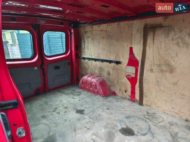 Красный Опель Виваро, объемом двигателя 2 л и пробегом 413 тыс. км за 4150 $, фото 9 на Automoto.ua