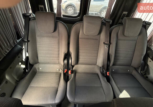 Красный Опель Виваро, объемом двигателя 2 л и пробегом 400 тыс. км за 10500 $, фото 20 на Automoto.ua