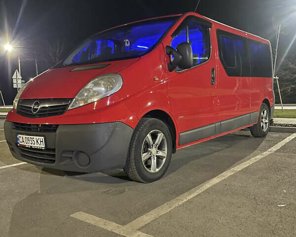 Красный Опель Виваро, объемом двигателя 2 л и пробегом 437 тыс. км за 11500 $, фото 7 на Automoto.ua
