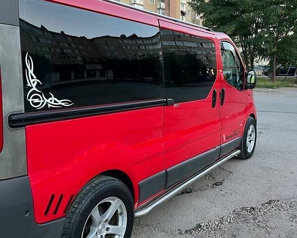 Красный Опель Виваро, объемом двигателя 2 л и пробегом 300 тыс. км за 8999 $, фото 10 на Automoto.ua
