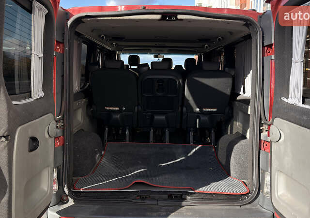 Красный Опель Виваро, объемом двигателя 2 л и пробегом 400 тыс. км за 10500 $, фото 18 на Automoto.ua