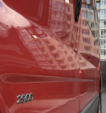 Красный Опель Виваро, объемом двигателя 2 л и пробегом 400 тыс. км за 10500 $, фото 9 на Automoto.ua