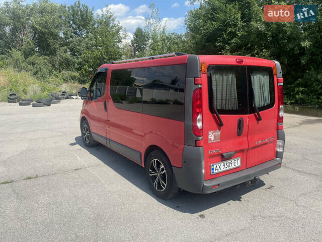 Красный Опель Виваро, объемом двигателя 2.46 л и пробегом 250 тыс. км за 12499 $, фото 4 на Automoto.ua