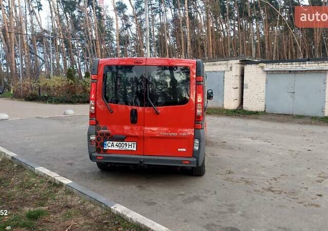 Красный Опель Виваро, объемом двигателя 2 л и пробегом 347 тыс. км за 12500 $, фото 5 на Automoto.ua