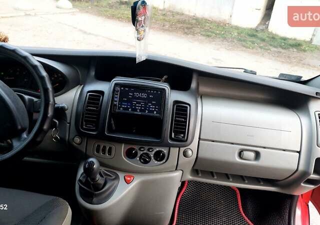 Красный Опель Виваро, объемом двигателя 2 л и пробегом 347 тыс. км за 12500 $, фото 14 на Automoto.ua