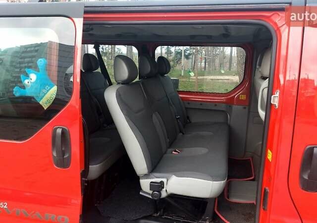 Красный Опель Виваро, объемом двигателя 2 л и пробегом 347 тыс. км за 12500 $, фото 10 на Automoto.ua