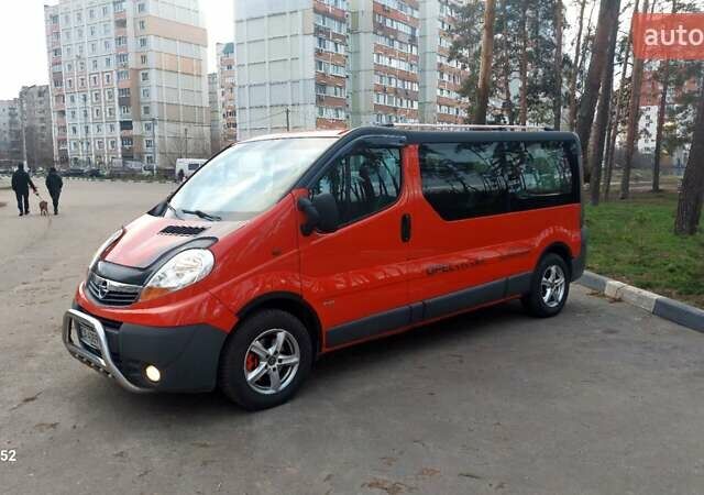 Красный Опель Виваро, объемом двигателя 2 л и пробегом 347 тыс. км за 12500 $, фото 1 на Automoto.ua