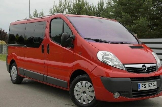 Червоний Опель Віваро, об'ємом двигуна 2 л та пробігом 151 тис. км за 8100 $, фото 4 на Automoto.ua