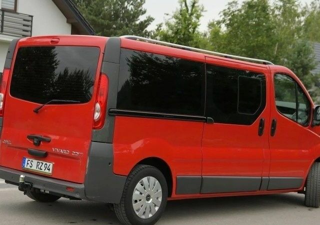 Червоний Опель Віваро, об'ємом двигуна 2 л та пробігом 151 тис. км за 8100 $, фото 2 на Automoto.ua