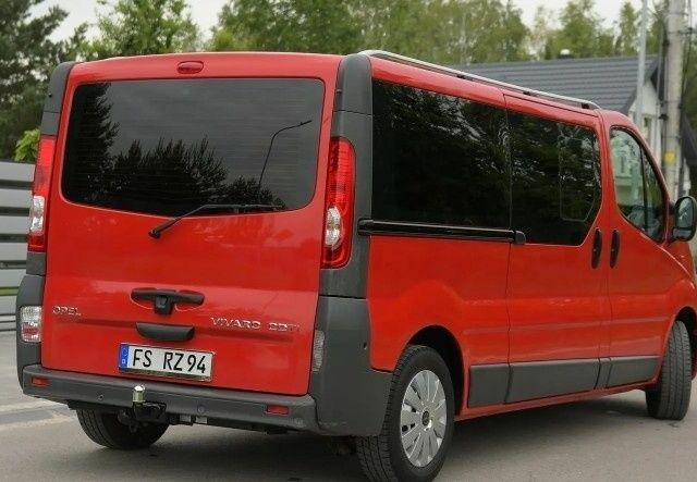 Червоний Опель Віваро, об'ємом двигуна 2 л та пробігом 151 тис. км за 8100 $, фото 7 на Automoto.ua