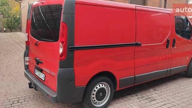 Червоний Опель Віваро, об'ємом двигуна 2 л та пробігом 251 тис. км за 12300 $, фото 2 на Automoto.ua