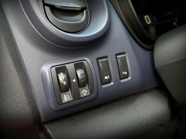 Опель Віваро 2014 у Вінниці на Automoto.ua Червоний Опель Віваро, об'ємом двигуна 1.6 л та пробігом 289 тис. км за 9800 $, фото 14 на Automoto.ua