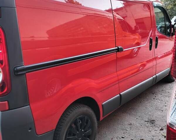 Червоний Опель Віваро, об'ємом двигуна 2 л та пробігом 194 тис. км за 12500 $, фото 7 на Automoto.ua
