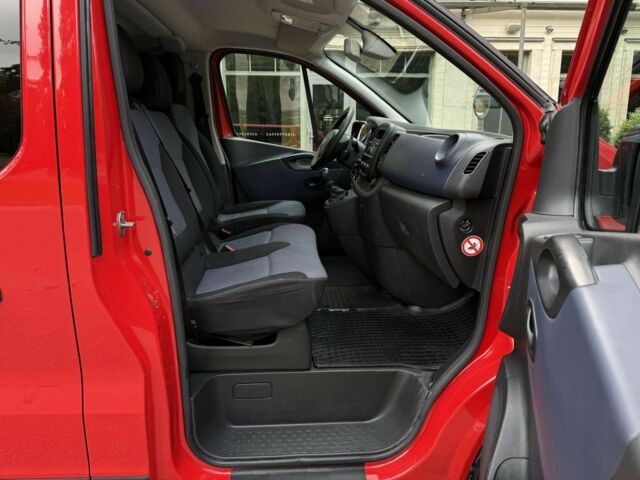 Опель Віваро 2014 у Вінниці на Automoto.ua Червоний Опель Віваро, об'ємом двигуна 1.6 л та пробігом 289 тис. км за 9800 $, фото 1 на Automoto.ua