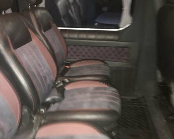Червоний Опель Віваро, об'ємом двигуна 2 л та пробігом 346 тис. км за 13000 $, фото 7 на Automoto.ua