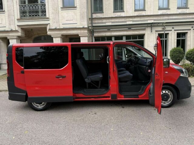 Красный Опель Виваро, объемом двигателя 1.6 л и пробегом 289 тыс. км за 11400 $, фото 4 на Automoto.ua