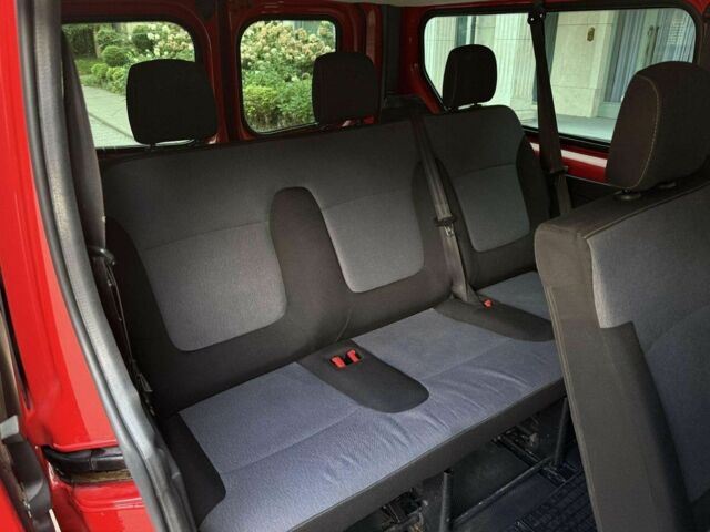 Красный Опель Виваро, объемом двигателя 1.6 л и пробегом 289 тыс. км за 11400 $, фото 9 на Automoto.ua